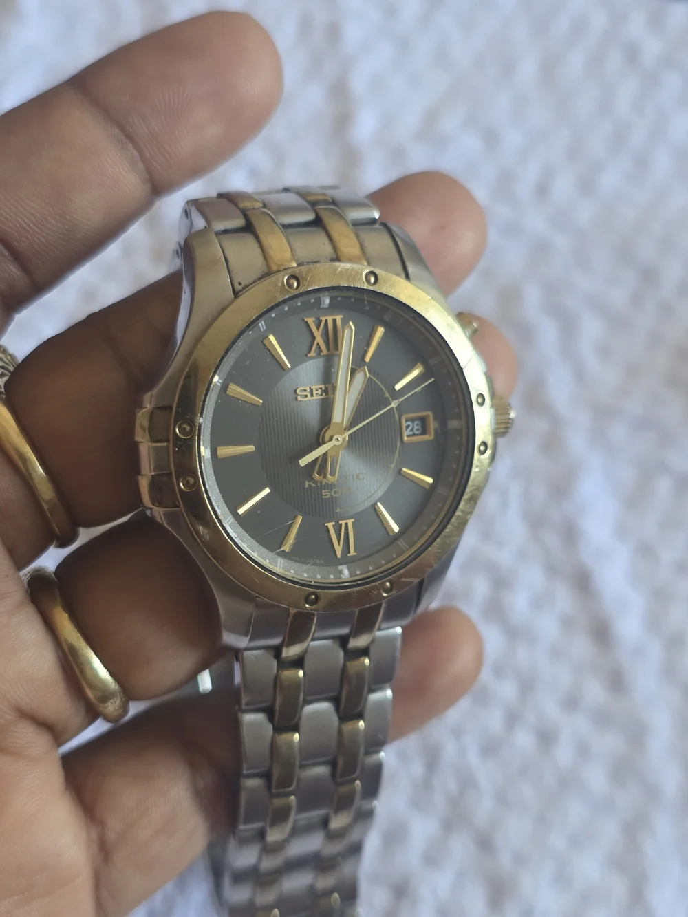 Seiko  5m62-0cx0Two-Tone Gold and Silver Men's Watch with Gray Dial